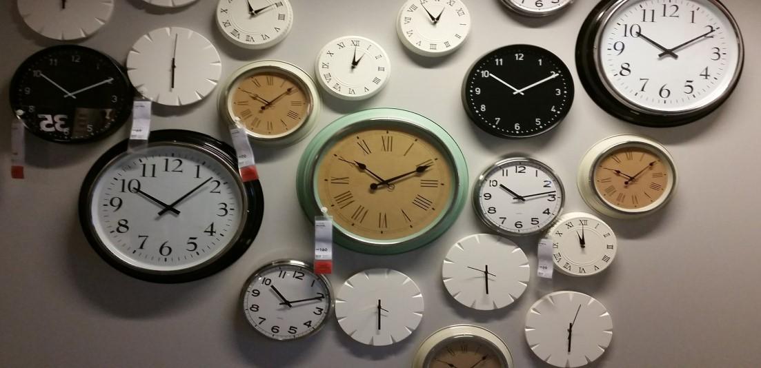  Wall Clock | Buying Types of Wall Clock in Different Designs 