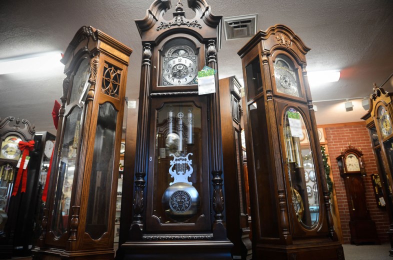  Introduction of grandfather clock types + purchase price of the day 