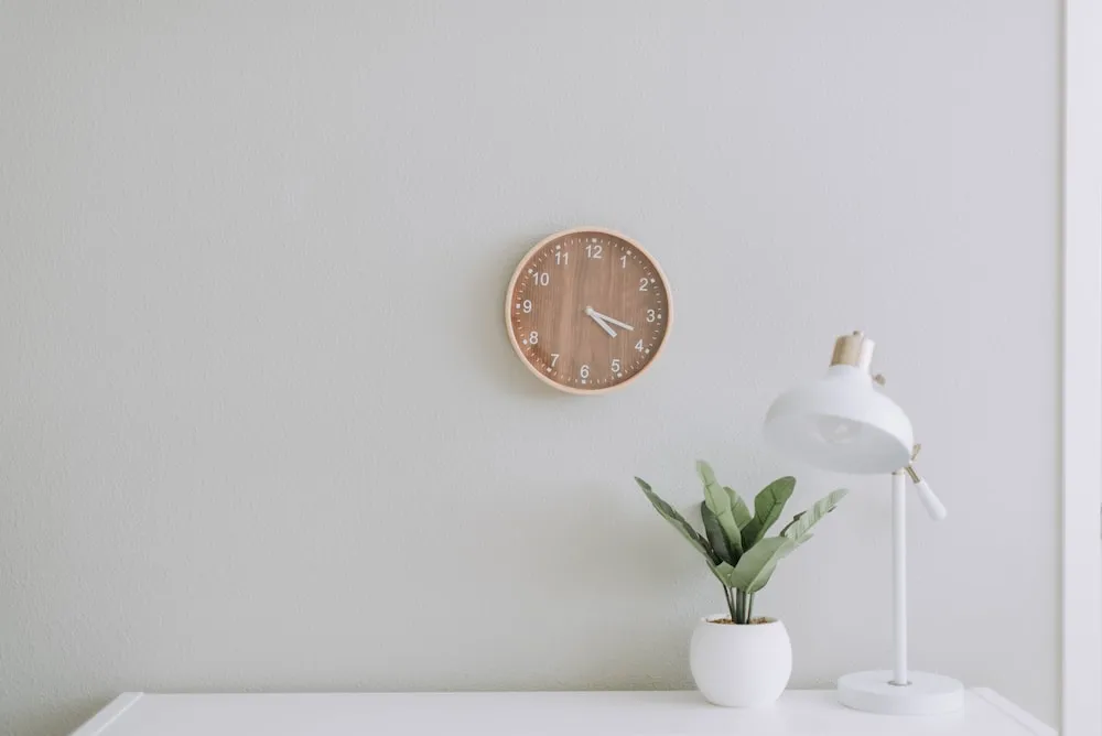 Purchase and price of wall clock for living room