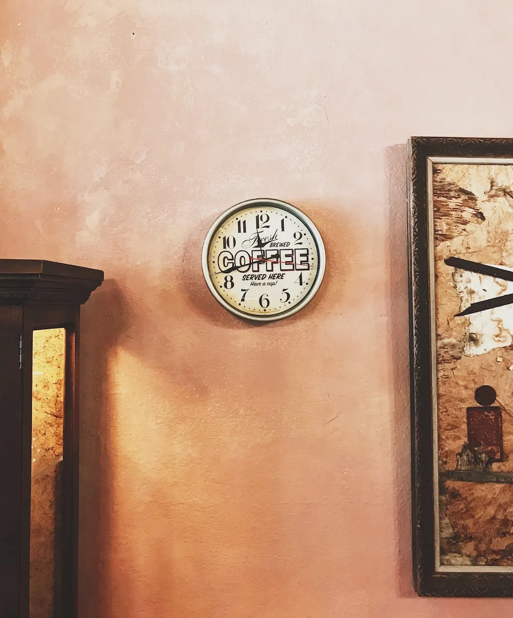 Purchase and price of wall clock for living room